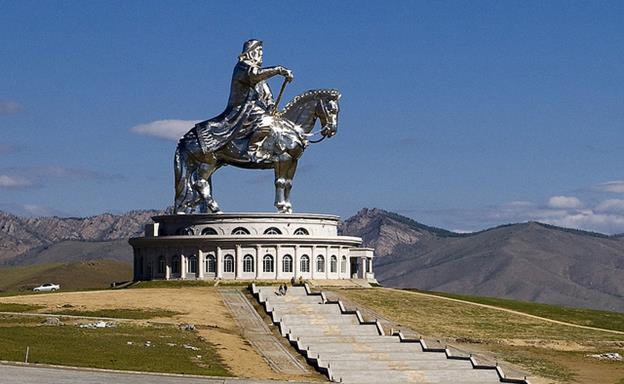 http://4.bp.blogspot.com/-sYlcIfne0jk/UWWSwh15C_I/AAAAAAAA3m4/fPEH8oi4K1E/s1600/genghis+khan+Chinggis+Khaan+statue+horse+equestrian+mongolia+1.jpg