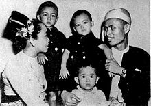 Suu Kyi with her family prior to her father's killing