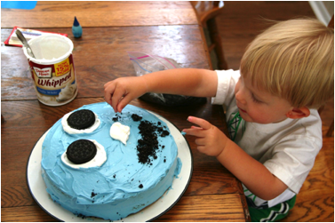 Description: https://www.wolverton-mountain.com/articles/images/owens-surprise-birthday-cake-for-jack/5.png