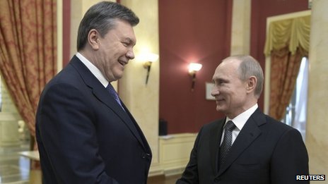 Yanukovych talking to Putin